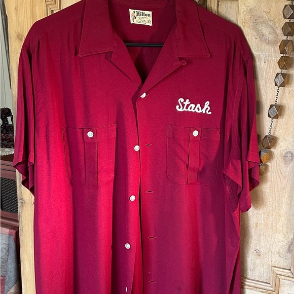 HILTON Other - 𝅺HILTON Vintage BOWLING SHIRT, Short Sleeve, Maroon, Embroidered, Size XL